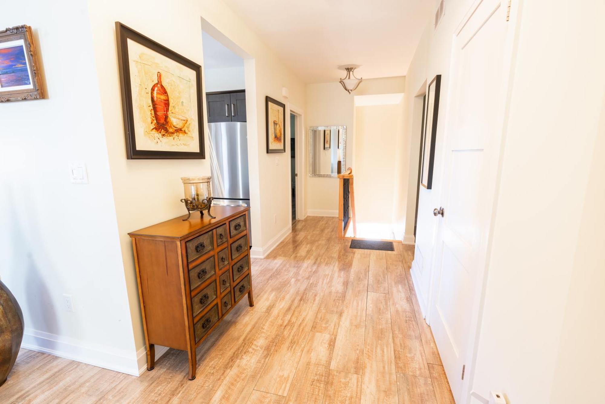 Spacious 3 Bedroom Apartment In Heart Of Niagara Thorold Dış mekan fotoğraf